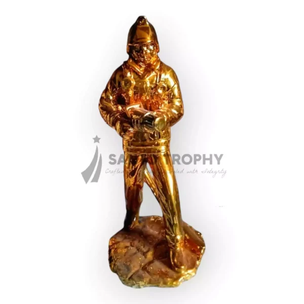 Piala Militer terbuat dari bahan resin